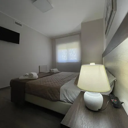 Mini - Enrico Fermi Bed & Breakfast 3*
