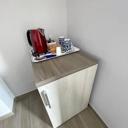 Mini - Enrico Fermi Alojamento de Acomodação e Pequeno-almoço 3*