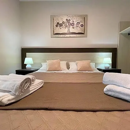 Bed & Breakfast Mini - Enrico Fermi 3*